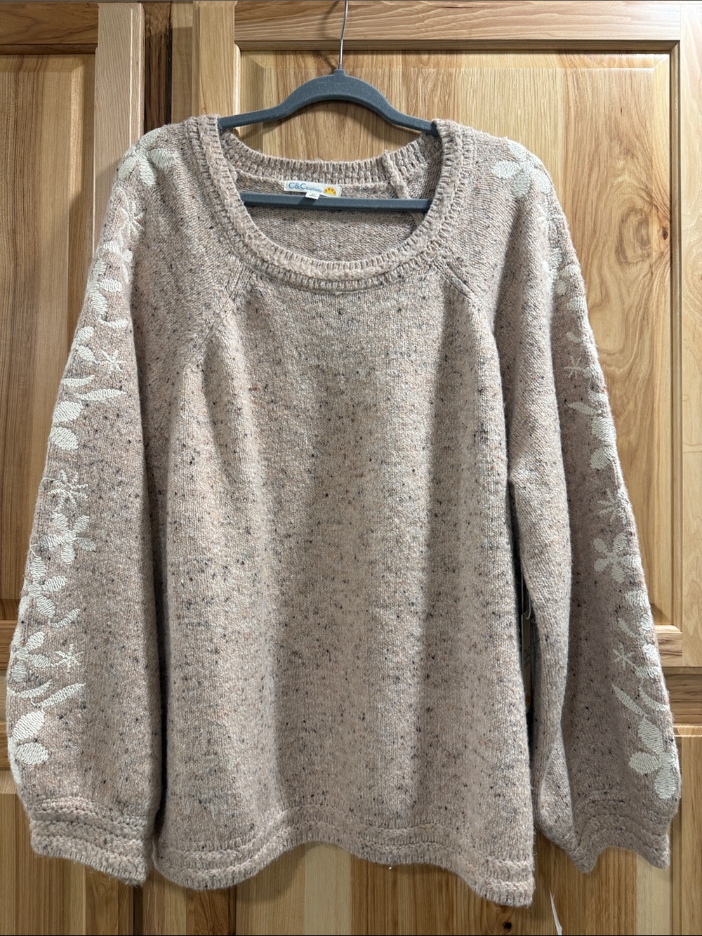NEW! C&C California Sz 3X Speckled Crewneck Sweater Embroidered Floral Sleeves